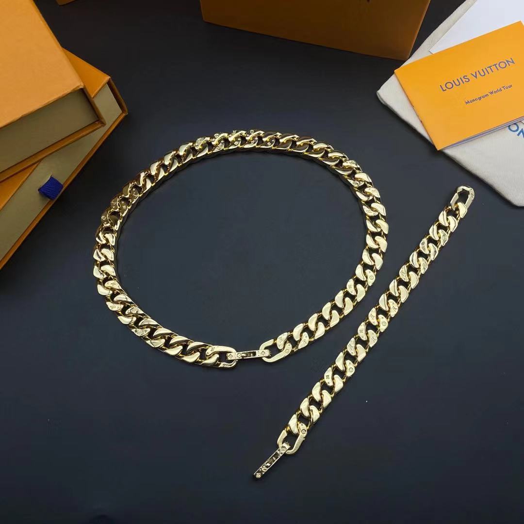138 RMB / 208 RMB Necklace